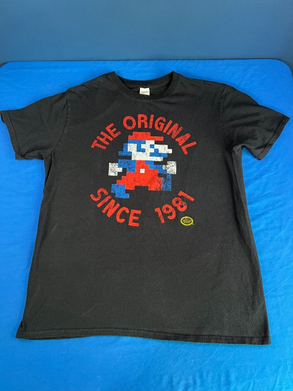 Loot Crate Exclusive Nintendo Super Mario Bros Graphic T-Shirt Size Large